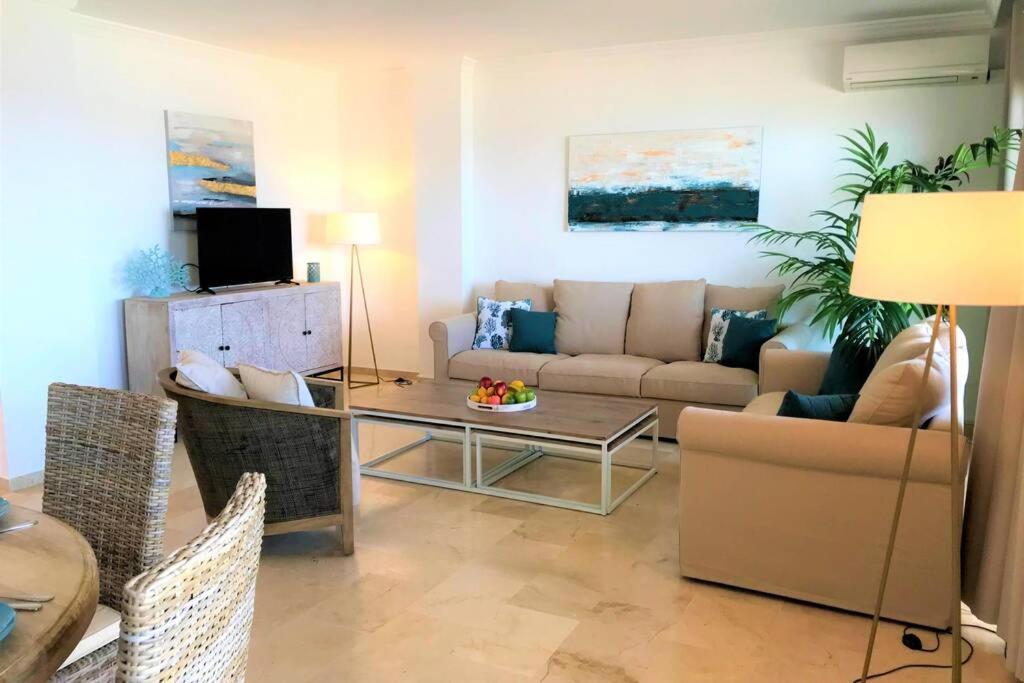 Penthouse Bermuda Beach 2 에스테포나 외부 사진